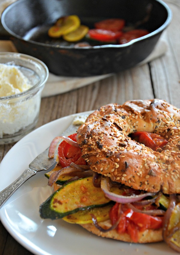 https://mountainmamacooks.com/2013/10/sauteed-veggie-breakfast-bagel-sandwich-goblin-valley/sauteed-veggie-breakfast-bagel-sandwich/