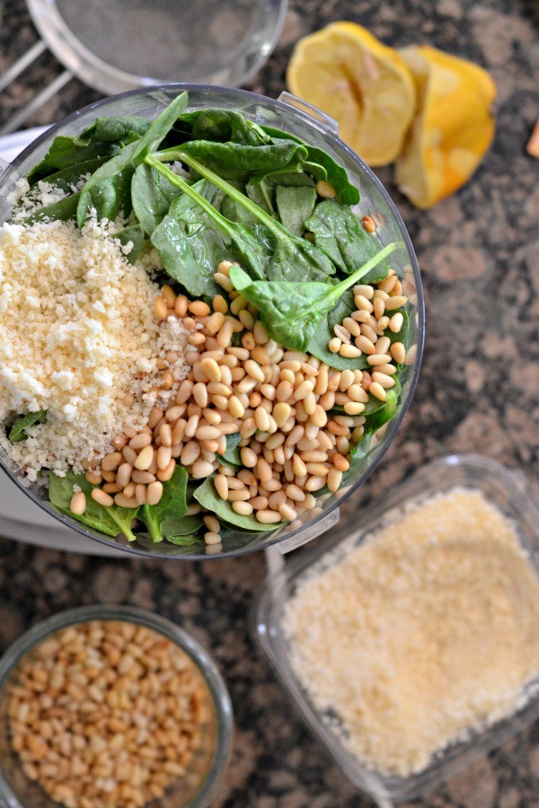 Spinach Pesto | mountainmamacooks.com #eatseasonal