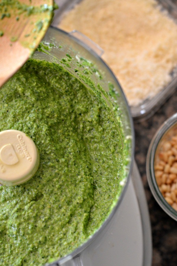 Spinach Pesto | mountainmamacooks.com #eatseasonal