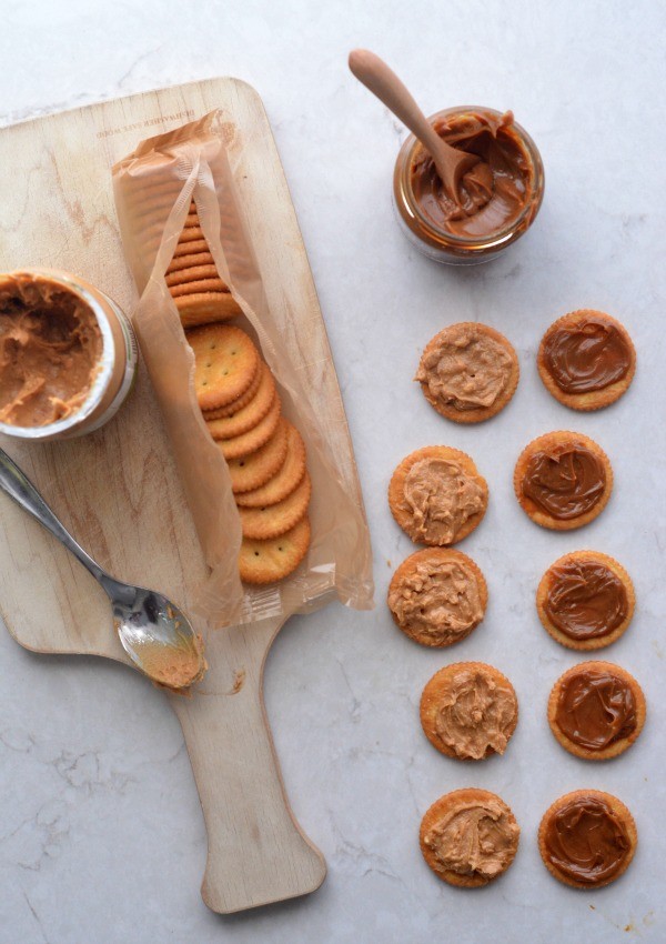 Peanut Butter Ritz Cracker Cookies with Dulce de Leche | mountainmamacooks.com #fbcookieswap